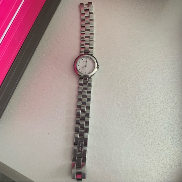 DKNY watch - Picture 3 of 4